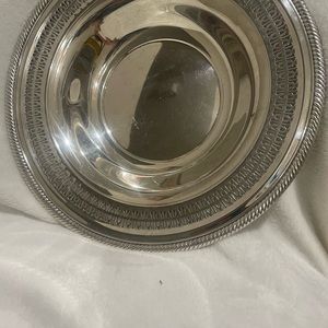 Vintage SILVER PLATE WM ROGERS BOWL ROUND SERVING 12"